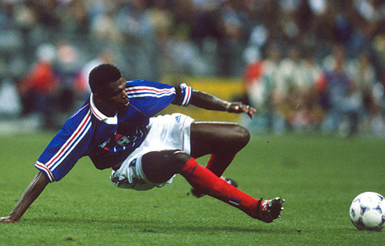 মার্সেল দেসাই : এসি মিলানের এই ডিফেন্ডার ফিফার অল স্টার টিমে জায়গা পেয়েছিলেন। ২০০৬ পর্যন্ত চেলসির হয়ে খেলে অবসর নেন। দেসাই বর্তমানে একজন ফুটবল বিশেষজ্ঞ হিসেবে কাজ করছেন।