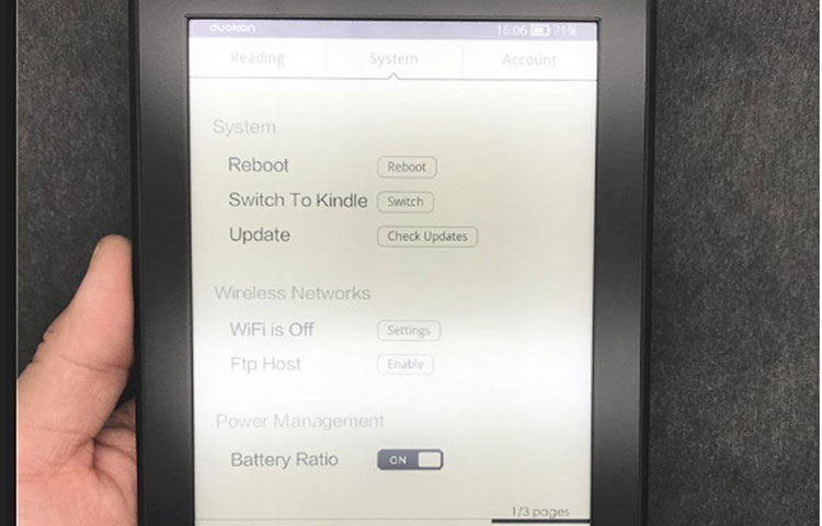 পেপারহোয়াইট : শুধু গান শুনে কেন, বই পড়েও তো সময় কাটানো যেতে পারে। আর তার জন্য পেপারহোয়াইট সঙ্গে নিয়ে গেলেই হল। অনেকটা পথ একা একা পাড়ি দিলেও একাকিত্ব ভোগ করতে হবে না।