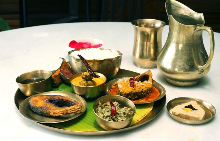 জিভে পানি আনা বাহারি ইলিশ রান্না।