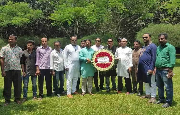 সিটিজেন ক্যাবলস এর পাক্ষ থেকে হুমায়ূন আহমেদের স্মৃতির প্রতি জানাতে আসছে প্রতিষ্ঠানের সদস্যরা।