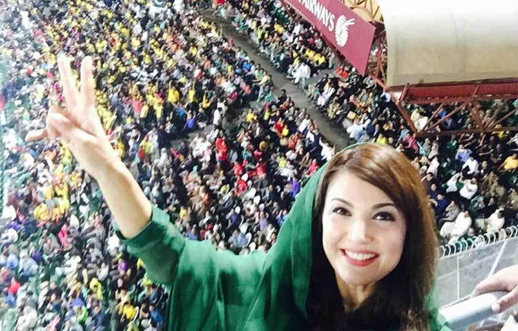 ইমরানের সঙ্গে বিচ্ছেদের পরে নিজের স্মৃতিকথা সম্বলিত বই ‘রেহাম খান’ প্রকাশ করেন তিনি। সেই বইয়ে ইমরানের বিরুদ্ধে একাধিক ভয়ঙ্কর অভিযোগ আনেন।