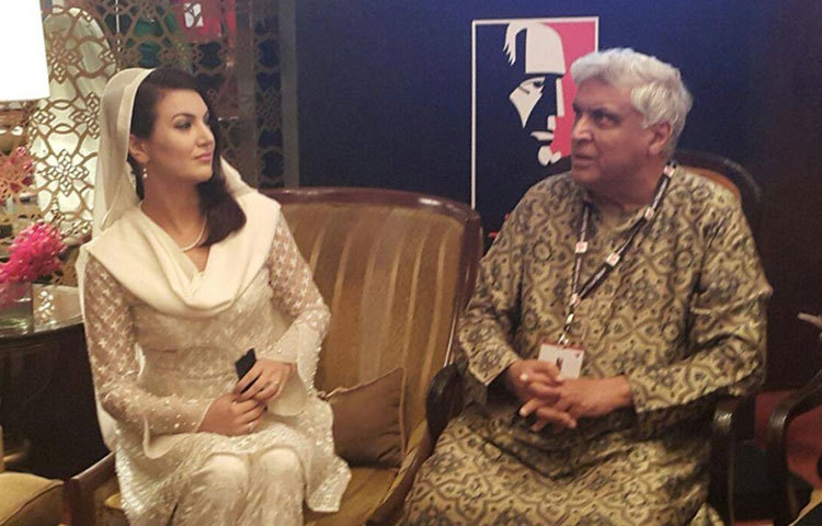 বিখ্যাত কবি ও গীতিকার জাভেদ আখতারের সঙ্গে রেহাম খান।