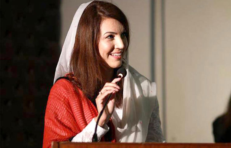 মাত্র ১৯ বছর বয়সে ব্রিটিশ মনোবিদ এজাজ রহমানের সঙ্গে প্রথম বিয়ে হয় রেহামের।