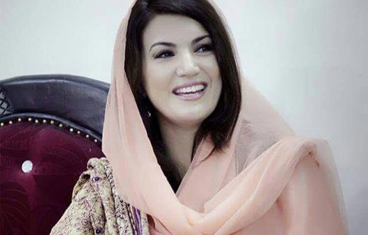 রেহাম খান : খুব অল্প সময়ের জন্য হলেও ইমরান-রেহামের বৈবাহিক সম্পর্ক ছিল। ২০১৫ সালের শুরুতে ইমরান এই বিবাহ স্বীকার করেন। ২০১৫ সালের ৩০ অক্টোবর ইমরান ও রেহামের সম্পর্ক শেষ হয়।