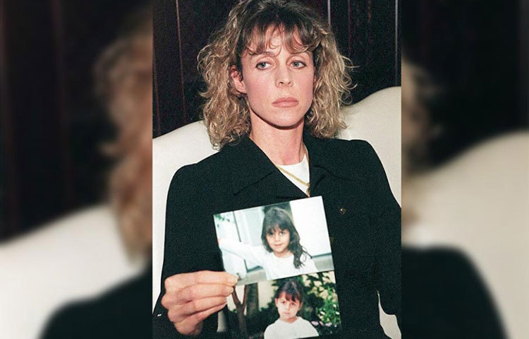 সিটা হোয়াইট : ২০০৪ সালে মারা যান সিটা। সিটা এবং ইমরানের সম্পর্ক নিয়ে চাপানউতোর হয়েছিল ইমরান প্রাথমিক ভাবে এই সম্পর্ক অস্বীকার করায়।