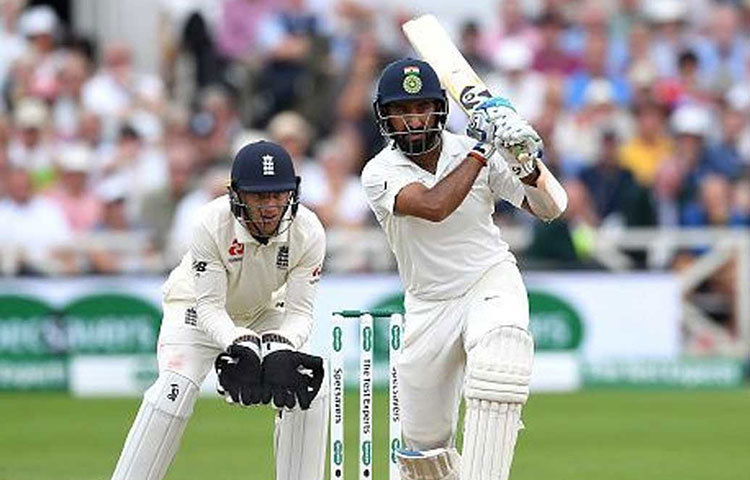 চেতেশ্বর পূজারা : টানা তিন ইনিংসের ব্যর্থতার পর নটিংহাম টেস্টের দ্বিতীয় ইনিংসে ফর্মে ফিরেছেন। তিন নম্বরে পূজারা সেই ফর্মই ধরে রাখবে, আশায় ভারতীয় শিবির।