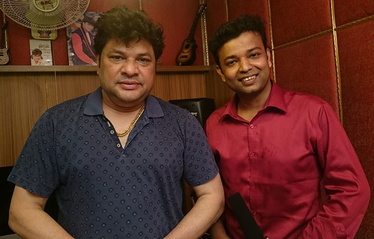 ‘তারকাদের ঈদ’ অনুষ্ঠানে থাকছেন শিল্পী ররি চৌধুরী। এ অনুষ্ঠানটি সম্পর্কে ইকবাল খন্দকার বলেন- ‘তারকারা তারকা হয়ে ওঠার আগে কীভাবে ঈদ উদযাপন করেছেন, এ সম্পর্কে জানার ব্যাপক আগ্রহ ভক্তদের। এই অনুষ্ঠাদের মাধ্যমে তাদের সেই আগ্রহ পূরণ হবে।’