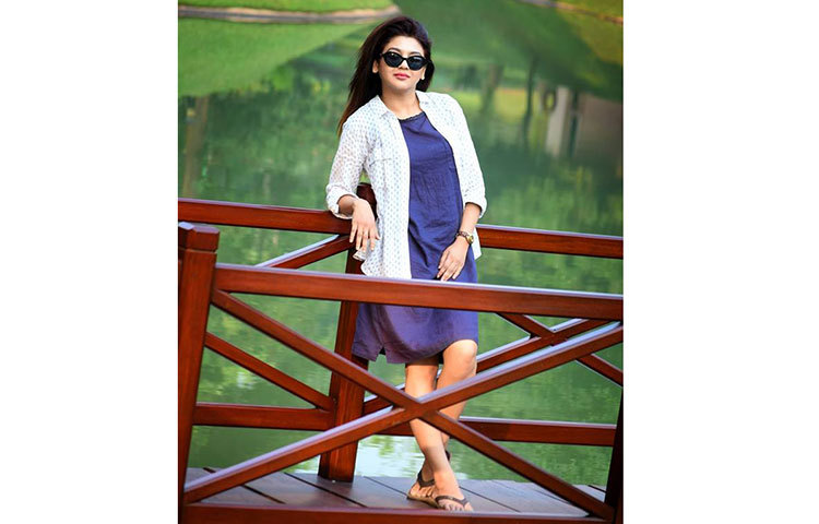 নিজের বয়স নিয়ে জয়া বলেন, ‘৪৬ কিংবা ৫৬ কিংবা তার চেয়েও বেশি বয়স হলেই অভিনেত্রীরা কাজের অযোগ্য কিংবা তারুণ্যদীপ্ত চরিত্রে অভিনয় করতে পারবেন না- এমন ধারণা বিশ্বের কোনো চলচ্চিত্র ইন্ডাস্ট্রিজই পোষণ করেন না। তাই ব্যক্তি জয়া আহসানের যে বয়স, তা নিয়ে আমি এতটুকু বিচলিত নই।’