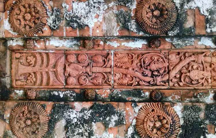 মসজিদটি বাংলার সুলতানি ও মুঘল স্থাপত্য বৈশিষ্ট্যে নির্মিত। ছবি : শাহরিয়ার কাসেম