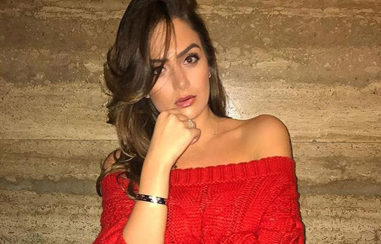 হল্যান্ডের টিভি অ্যাঙ্কর সারা মেনসের সঙ্গে লুকাকুর গভীর সম্পর্ক রয়েছে। এমনটাই দাবি করেছিল আন্তর্জাতিক সংবাদমাধ্যম ‘দ্য সান’।