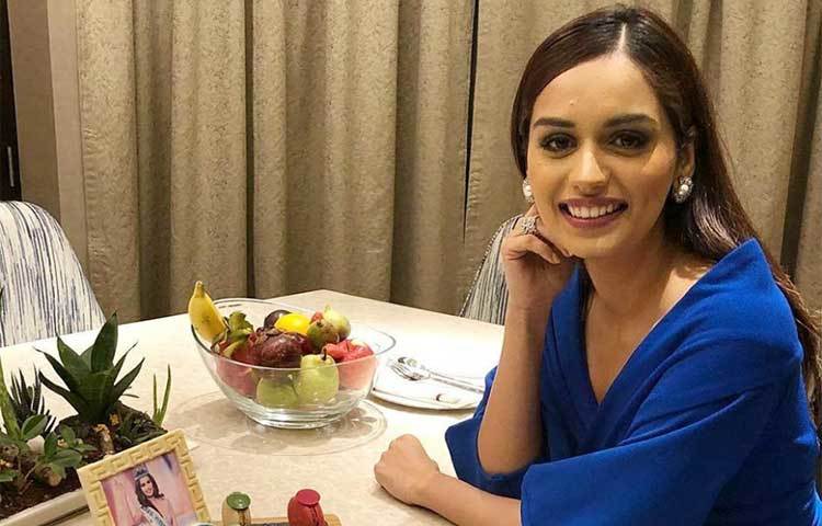 সোশ্যাল মিডিয়ায় খোলামেলা পোশাক পরার জন্য এর আগে ট্রোলড হয়েছিলেন ২১ বছরের তরুণী।