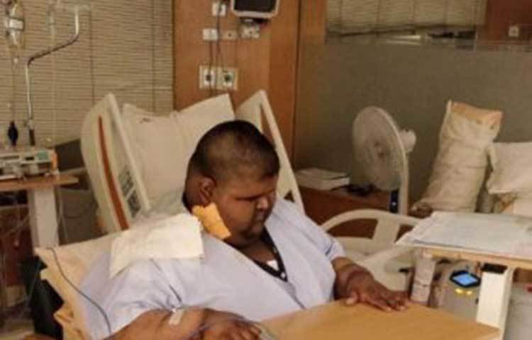 পরিবারের লোকজন প্রথমে ভেবেছিলেন, এতে অস্বাভাবিক কিছু নেই। কারণ, বাড়ির সবারই ওজন বেশি। কিন্তু এরপর ভারী ওজনের জন্য মিহিরের এমন অবস্থা হয় যে, সে হাঁটাচলাও করতে পারত না। এরপর চিকিৎসকদের দ্বারস্থ হন পরিবারের লোকজন। চিকিৎসকরা তাকে কম ক্যালোরিযুক্ত খাবার দেয়ার পরামর্শ দেন। সেই পরামর্শে মেনে চলে মিহিরের ওজন অনেকটা কম হয়।