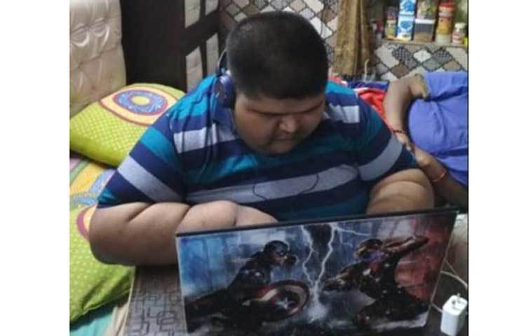 জানা গেছে, দু মাসে মিহিরের ওজন ২৩৭ কেজি থেকে ১৯৬ কেজিতে নেমে এসেছিল। ওজন কমতে দেখে কিছুদিন পর পরিবারের লোকজন ফের চিকিৎসকদের কাছে আসেন। ওই সময় তার ওজন আরও ১০ কেজি কমে যায়। কিন্তু এরপর অবহেলার কারণে তার ওজন বাড়তে থাকে। এরপর ওজন কমাতে তার অস্ত্রোপচার করা হয়।