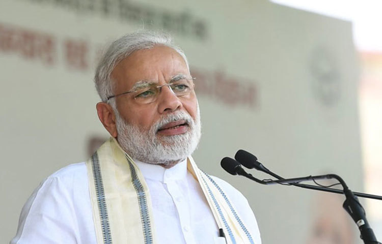 এছাড়াও এক লাখ টাকার কাছাকাছি সোনার অলঙ্কার রয়েছে তার।