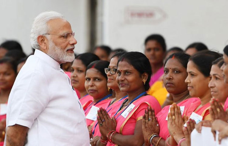 এমনকি ২ লাখ টাকার কাছাকাছি লগ্নিও করেছেন দেশের প্রধানমন্ত্রী।