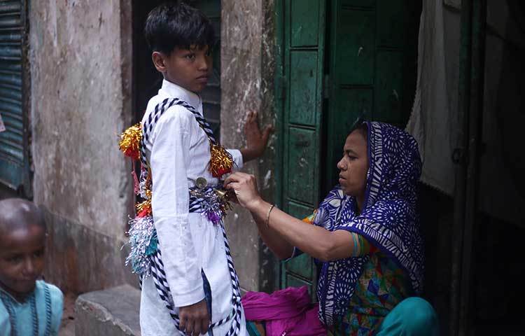 তাজিয়া মিছিলে যাওয়ার প্রস্তুতি। ছবি : মাহবুব আলম