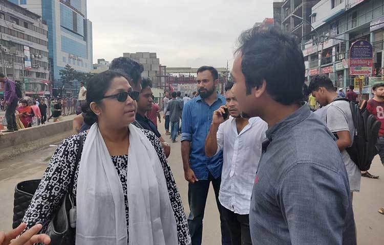 প্রতিবাদি ছাত্রদের সঙ্গে রাস্তায় একাত্মতা ঘোষণা করেছে অভিনেতা মিশু সাব্বির।