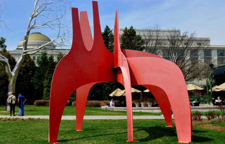 ন্যাশনাল গ্যালারি অব আর্ট, আমেরিকার ওয়াশিংটনে অবস্থিত এই জাদুঘরটি রয়েছে দশম অবস্থানে।