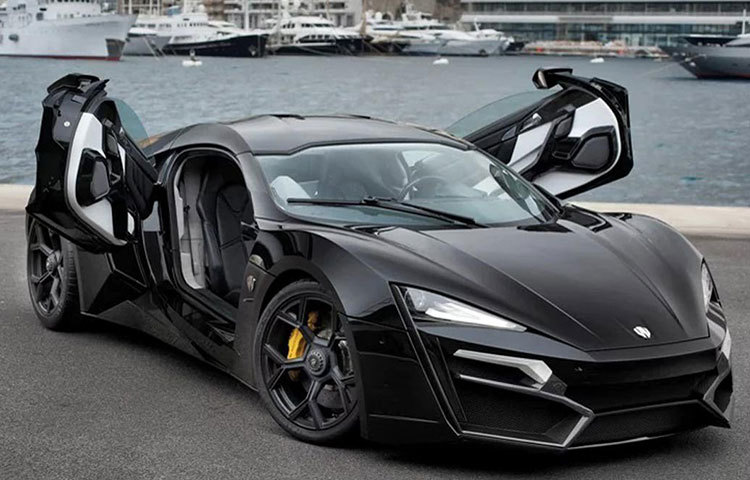 লাইকান হাইপারস্পোর্টস : ‘ফাস্ট এন্ড ফিউরিয়াস’ সিনেমায় এই গাড়িটি ব্যবহার করা হয়েছে একটা দুর্দান্ত অ্যাকশন সিক্যুয়েন্সের সময়। গাড়িটির দাম প্রায় ২৭ কোটি টাকা। দুবাইয়ের কোম্পানি ডব্লিউ মোটর্স প্রতি বছর সাতটি গাড়ি ছাড়ার পরিকল্পনা করেছে।