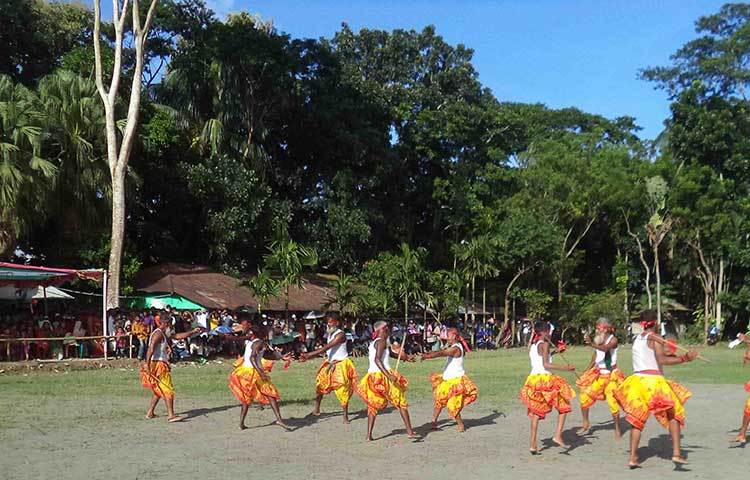 পিরোজপুরের নাজিরপুর উপজেলার মাটিভাঙ্গা ডিগ্রি কলেজ মাঠে মাটিভাঙ্গা উদয়ন ক্লাব এ খেলার আয়োজন করে। ছবি : হাসান মামুন