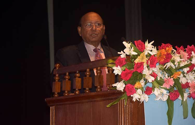 রফতানি ট্রফি প্রদান অনুষ্ঠানে বক্তব্য রাখছেন বাণিজ্যমন্ত্রী তোফায়েল আহমেদ। ছবি : মাহবুব আলম