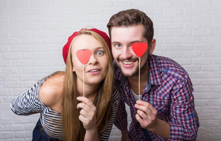 প্রায় ১০ বছর ধরে রিসার্চ চালায় সেন্ট্রাল কুইনসল্যান্ড ইউনিভারসিটির গবেষকরা। মহিলা-পুরুষ নির্বিশেষে ১৫০০০ অংশগ্রহণকারী ছিল এই গবেষণায়। তাদের মধ্যে যেমন কাপলরা ছিলেন, অনেক সিঙ্গেল অংশগ্রহণকারীও ছিলেন।