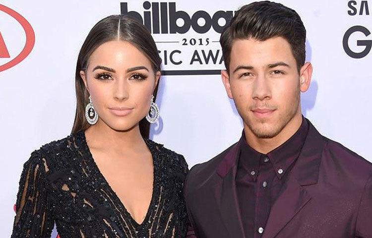 অলিভিয়া কালপো-নিক : সবচেয়ে বেশি সময় প্রাক্তন ‘মিস ইউনিভার্স’ অলিভিয়ার সঙ্গেই সম্পর্কে ছিলেন নিক। ২০১৩ সালে প্রথম অলিভিয়া ও নিকের প্রেম মিডিয়ার সামনে আসে। ২০১৪ সালে নিকের মিউজিক ভিডিয়ো ‘জেলাস’-এও লিড রোলে ছিলেন অলিভিয়া। ২০১৫ সালে তাদের ব্রেক আপ হয়ে যায়।