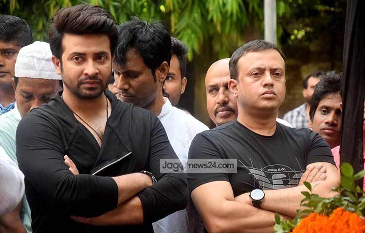 রানী সরকার হারিয়ে শোকে স্তব্ধ নায়ক রিয়াজ ও শাকিব খান।