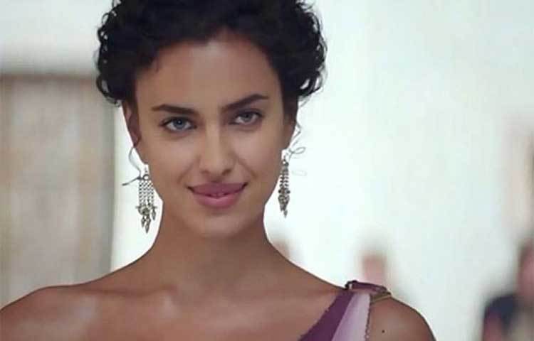 শেষ পর্যন্ত দু’জনেই বিচ্ছেদের পথ বেছে নেন। ইরিনা ডেট করা শুরু করেন হলিউড তারকা ব্র্যাড কুপারের সঙ্গে।