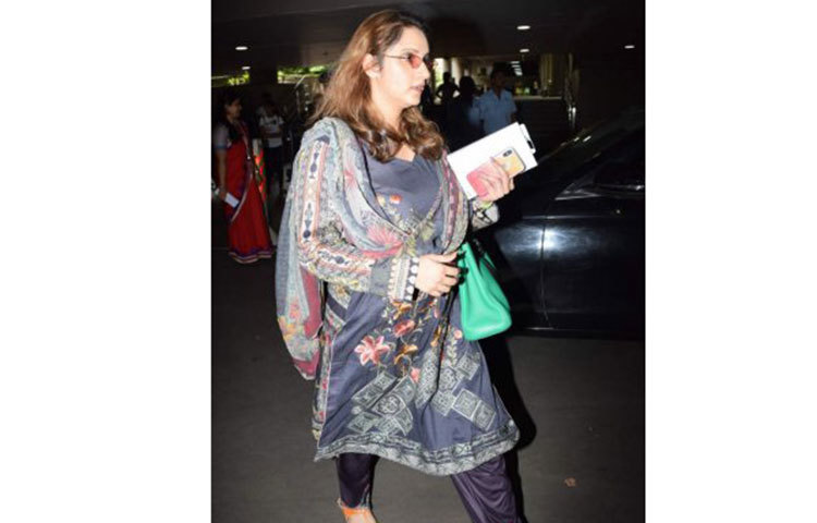 সানিয়া আগের থেকে যথেষ্ট মোটা হয়েছেন।