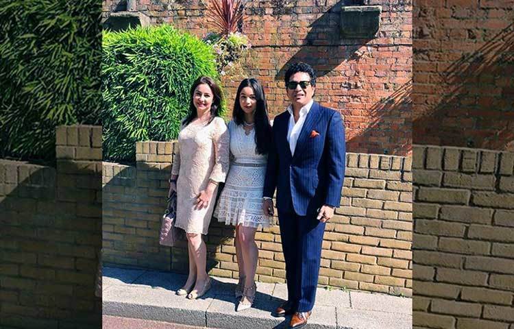 ‘ইউনিভার্সিটি কলেজ অব লন্ডন’ থেকে সারা মেডিসিন বিষয়ে গ্রাজুয়েট করেছেন।