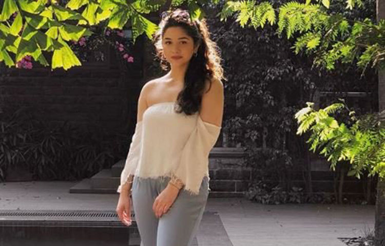 বিশ বছর বয়সী সারা বর্তমানে লন্ডন বিশ্ববিদ্যালয়ের ছাত্রী। আপাতত তিনি সেখানেই পড়াশোনা করছেন।