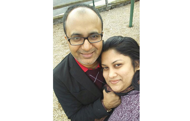 সেলফিতে খোরশেদ-শ্রাবন্তী।