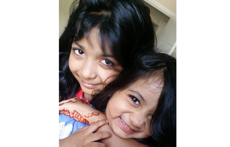 খোরশেদ-শ্রাবন্তীর সংসারের দুই মেয়ে রাবিয়াহ আলম ও আরিশা আলম।