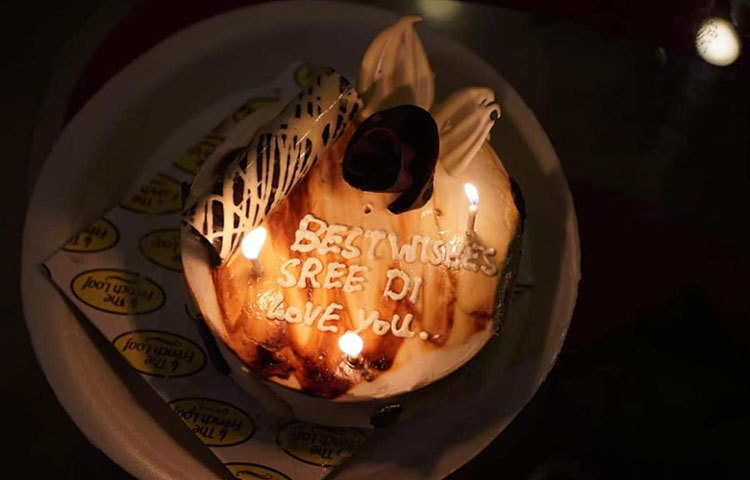 শ্রীলেখা মিত্রের বার্থডে কেক।