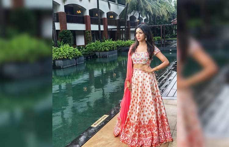 অভিনেতা শচীন পিলগাঁওকরের একমাত্র কন্যা শ্রিয়া পিলগাঁওকর তার অভিনয় জীবন শুরু করেন মাত্র পাঁচ বছর বয়সে।