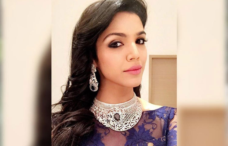 ছোটবেলায় শখ ছিল বড় হয়ে তিনি ভাষাবিদ হবেন। সেই মতো জাপানি ভাষাও শিখেছিলেন শ্রিয়া।