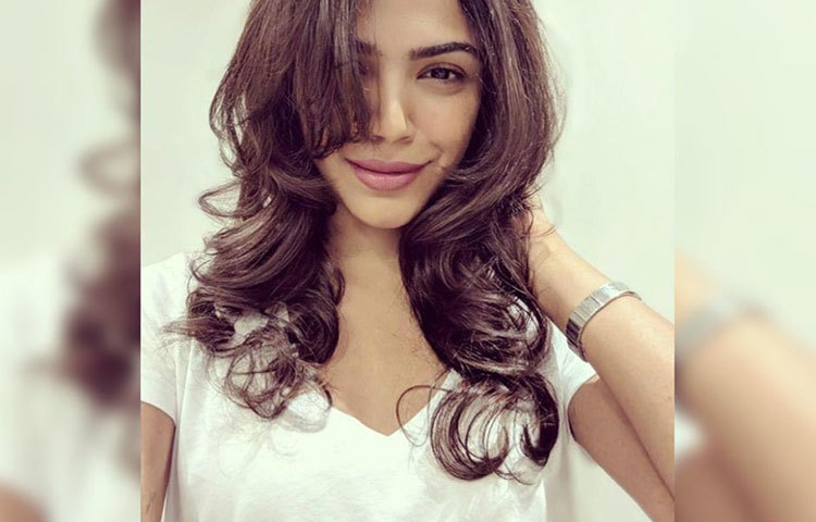 শ্রিয়ার প্রথম মরাঠি ছবি ‘একুল্তি এক’। এ ছবিটি ২০১৩ নির্মাণ করা হয়। ছবিটির প্রযোজক ছিলেন তার বাবা। এবং ছবিতে অভিনয় করেন শচীন-সুপ্রিয়া দুজনেই।