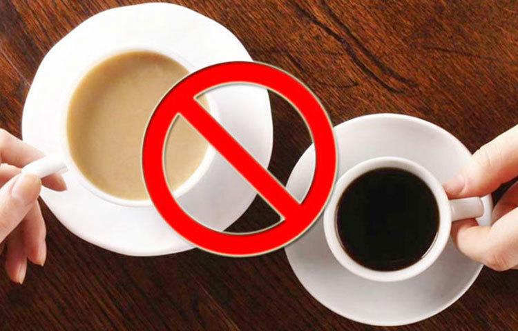 পায়ে ঘামের ফলে যাদের দুর্গন্ধ হয়, তাদের ঘন ঘন চা বা কফি না খাওয়াই ভালো।