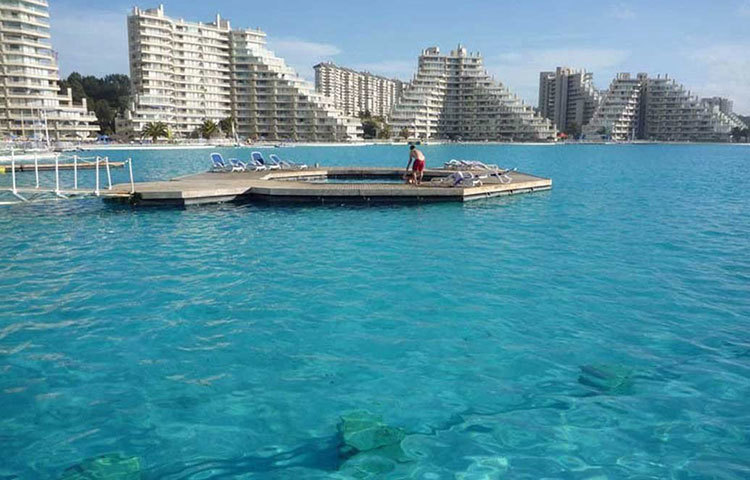 সমুদ্রের পাশেই তাই একটি উপহ্রদ তৈরি করা হয়। এখানে ওয়াটার স্পোর্টসেরও ব্যবস্থা রয়েছে। পরিষ্কার ও স্বচ্ছ নীল জলের কারণে খুব তাড়াতাড়িই এটি জনপ্রিয় হয়ে ওঠে।