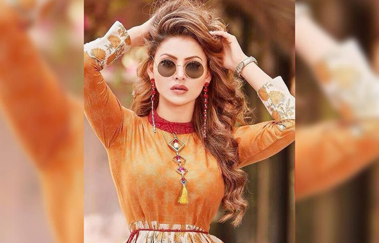 রোদচশমায় মোহময়ী নায়িকা।