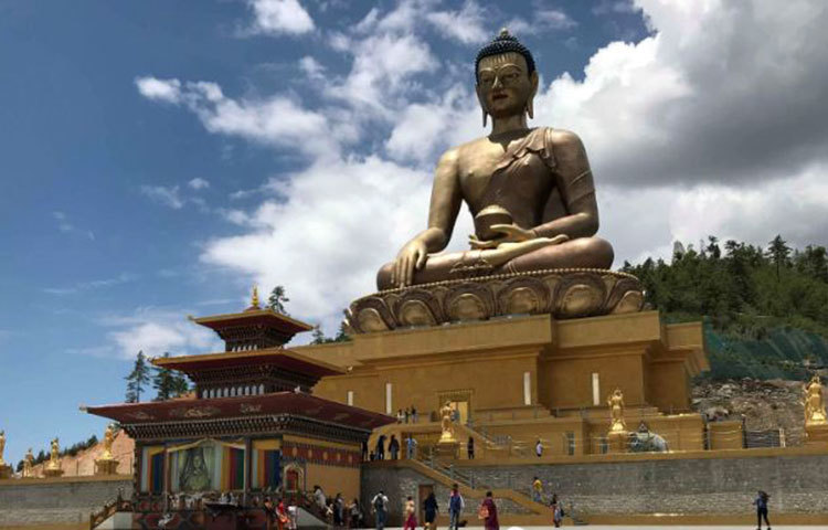 রাজধানী থিম্পুতে এই বুদ্ধ ডর্ডেনমা বা বুদ্ধ পয়েন্ট দেখে সবাই বিস্মিত হতে বাধ্য। কারণ এই মুর্তির বিশালতা ও সামনের বিস্তৃত জায়গা মনটাকে বিশাল করে দেয়। কারণ মূর্তিটি ১৭৭ ফুট উঁচু (প্রায় ১৭ তালা ভবনের সমান)।