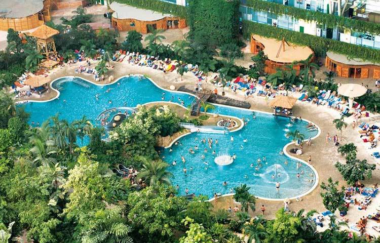 সারা বছরই ওয়াটার পার্কটি ভ্রমণকারীদের পদভারে মুখর থাকে।