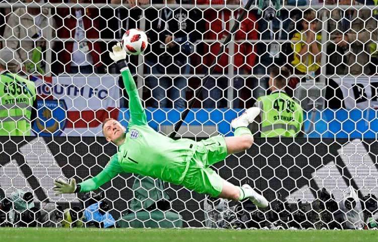 জর্ডান পিকফোর্ড। মঙ্গলবার রাতের পর ইংল্যান্ডের জাতীয় নায়ক! কলম্বিয়ার বিরুদ্ধে টাইব্রেকারে কার্লোস বাকা’র শট বাঁচিয়ে দলকে শেষ আটে তোলেন।