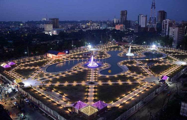জাম্বুরী মাঠ জুড়ে প্রতিষ্ঠা করা হয়েছে অসাধারণ সুন্দর এক বিনোদন পার্ক। মাত্র ১৮ কোটি টাকা ব্যয়ে অনন্য সুন্দরে সজ্জিত এই জাম্বুরি মাঠটি আজ মনোমুগ্ধকর পার্কে পরিণত।