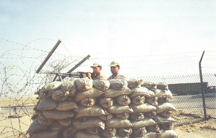 ওকেপি-তে অবস্থিত বাংলাদেশ সেনাবাহিনী নিয়ন্ত্রিত নিরাপত্তা বেষ্টণি; সাল- ১৯৯১।