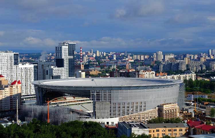 একাটেরিনবার্গ এরেনা : এটি রাশিয়ার একাটেরিনবার্গে অবস্থিত। এটি এখনও নির্মাণাধীন হলেও ২০১৭ সালে খেলার জন্য উন্মুক্ত করে দেওয়া হয়। স্টেডিয়ামটিতে ৪৫ হাজার দর্শক একসঙ্গে বসে খেলা দেখতে পারেন।