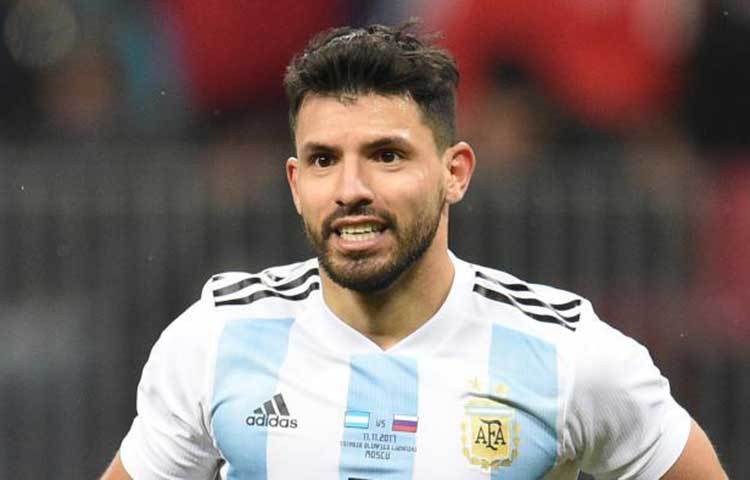 আর্জেন্টিনার সার্জিও আগুয়েরো হাঁটুর ইনজুরিতে ভুগছেন। তবে আশা করছেন তিনি বিশ্বকাপে অংশ নিতে পারবেন।