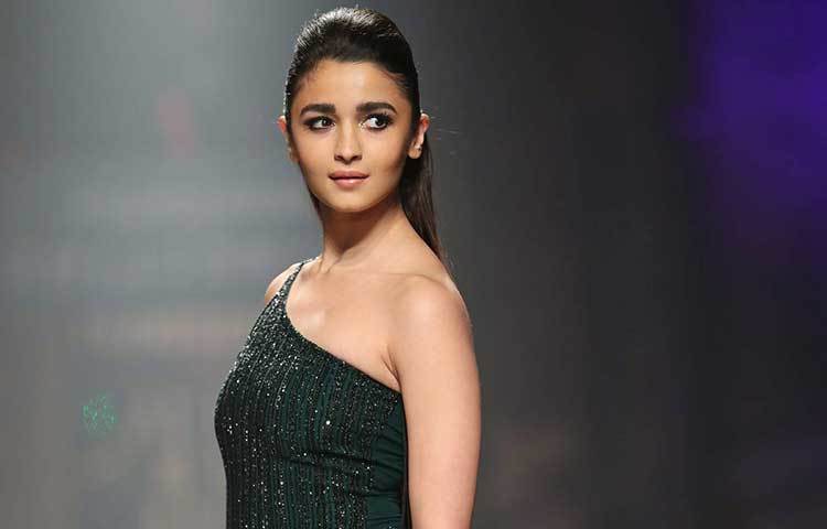 ৪-৫ কোটি পারিশ্রমিক আলিয়া ভাটের।