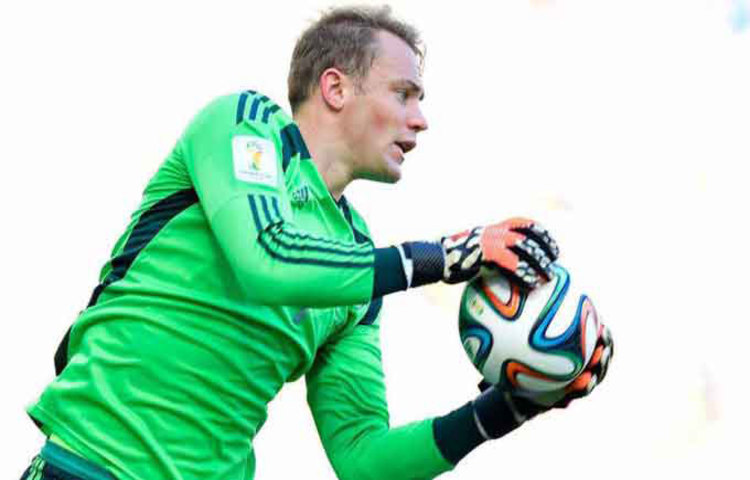 অলিভার কান : জার্মানির সর্বকালের সেরা গোলরক্ষক দেশের হয়ে ৮৬টি ম্যাচ খেলেছেন। ২০০২ সালের বিশ্বকাপে ব্রাজিলের কাছে ফাইনালে দু’গোল খাওয়ার আগে পর্যন্ত মাত্র একটি গোল হজম করেছিলেন কান। কিন্তু ফাইনালে হেরে যায় জার্মানি।